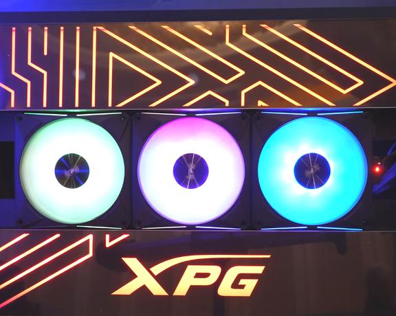 ADATA представила охлаждающий вентилятор XPG Hurricane MAG 120 с прямым и обратным вращением и поддержкой магнитных креплений