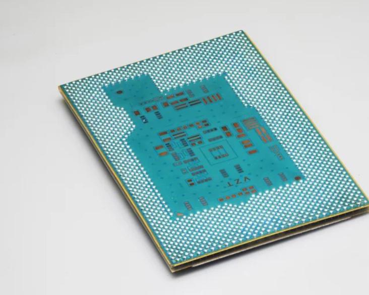 Intel будет создавать чипы следующего поколения с использованием «стеклянной подложки»