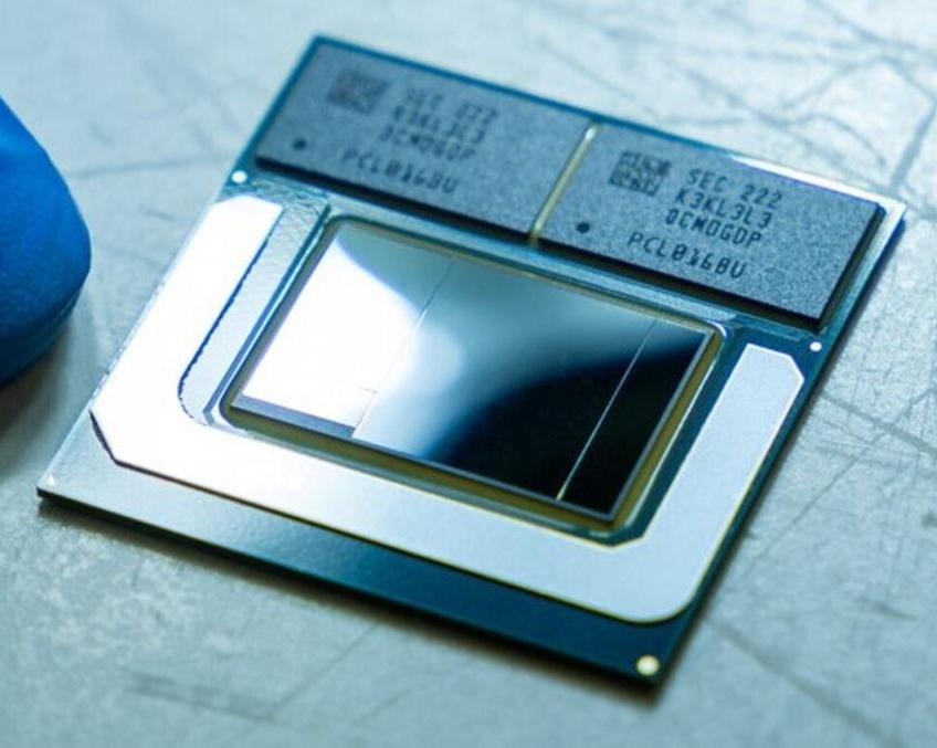 Процессоры Intel Lunar Lake будут использовать встроенную память Samsung LPDDR5X