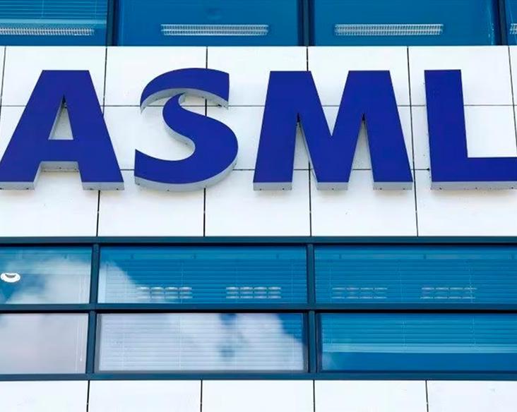 Экспорт оборудования ASML в Китай частично заблокирован правительством Нидерландов